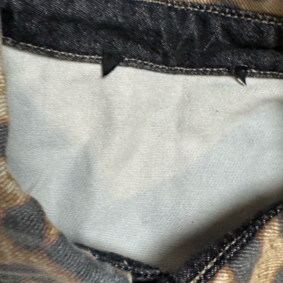 SER.O.YA Leopard Print Linda Snap Dress Size Medium (FLAWED) - Picture 7 of 8